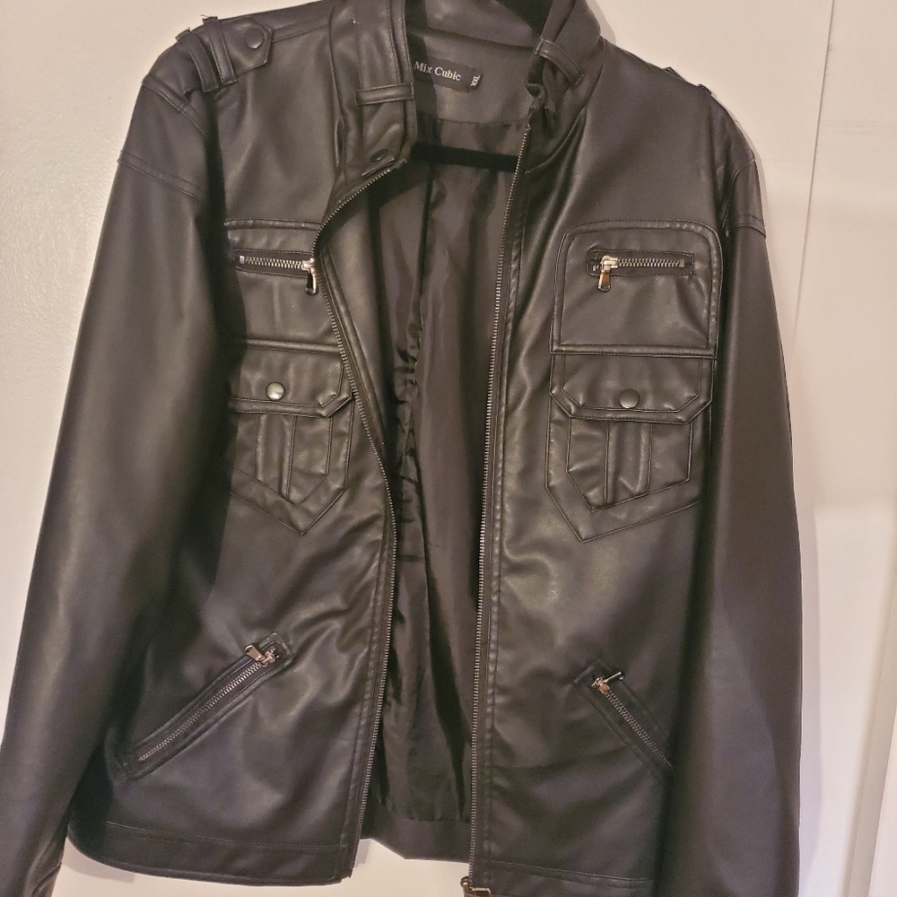 COAT man used looks very good